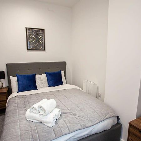 Lovely Open Plan 1 Bedroom Apartment In Bolton Exterior photo
